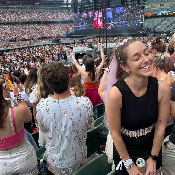 Meet your Posher, Stephanie - Picture 1 of 1